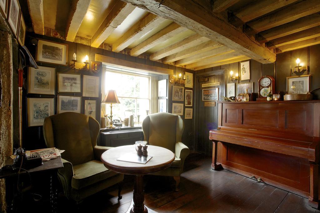 The Anchor Inn Lower Froyle Εξωτερικό φωτογραφία